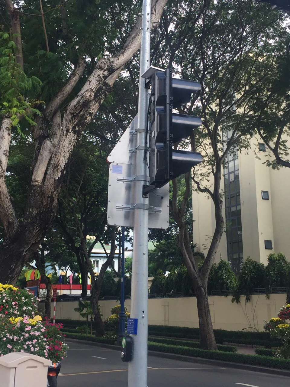  Индивидуальный предупреждающий знак скорости на солнечных батареях для Вьетнама