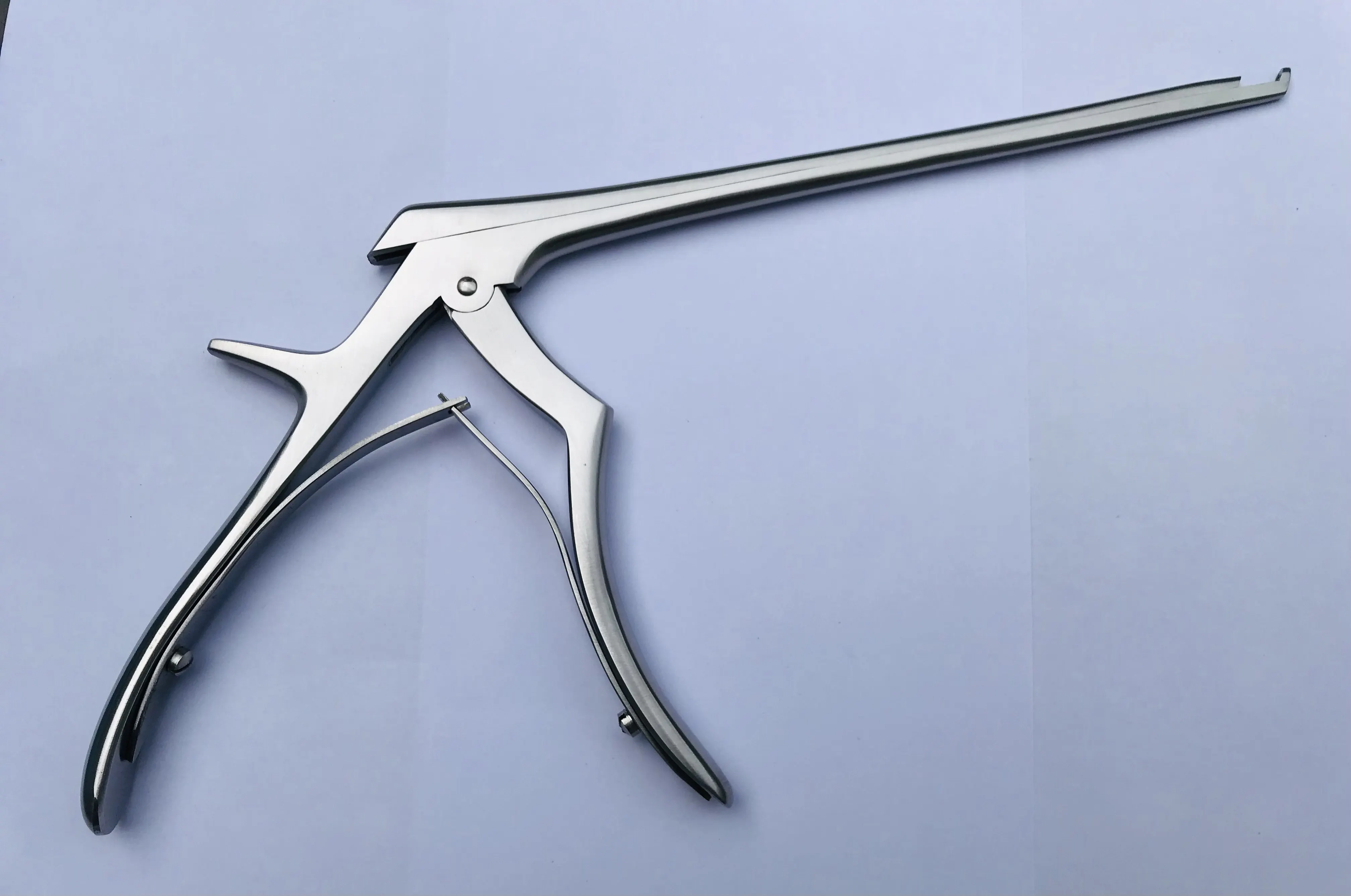 Хирургия позвоночника Kerrison Rongeurs Up bite 45 градусов 4 мм многоразовые инструменты из нержавеющей стали