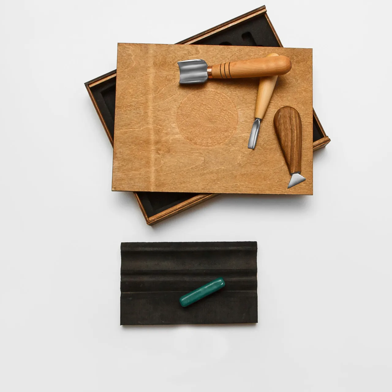 Chip carving sets for beginners