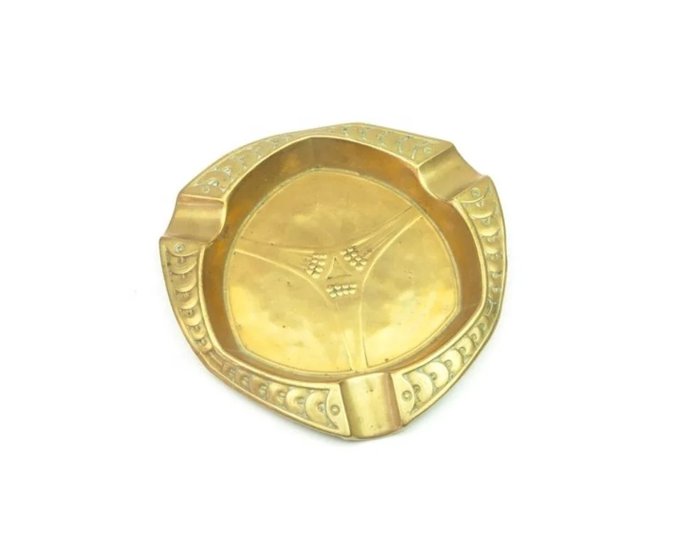 Brass Handcrafted Customized Ashtray Luxury Good Design Tabletop Decor Trendy Ashtray Best Selling Table Ware Display Casket