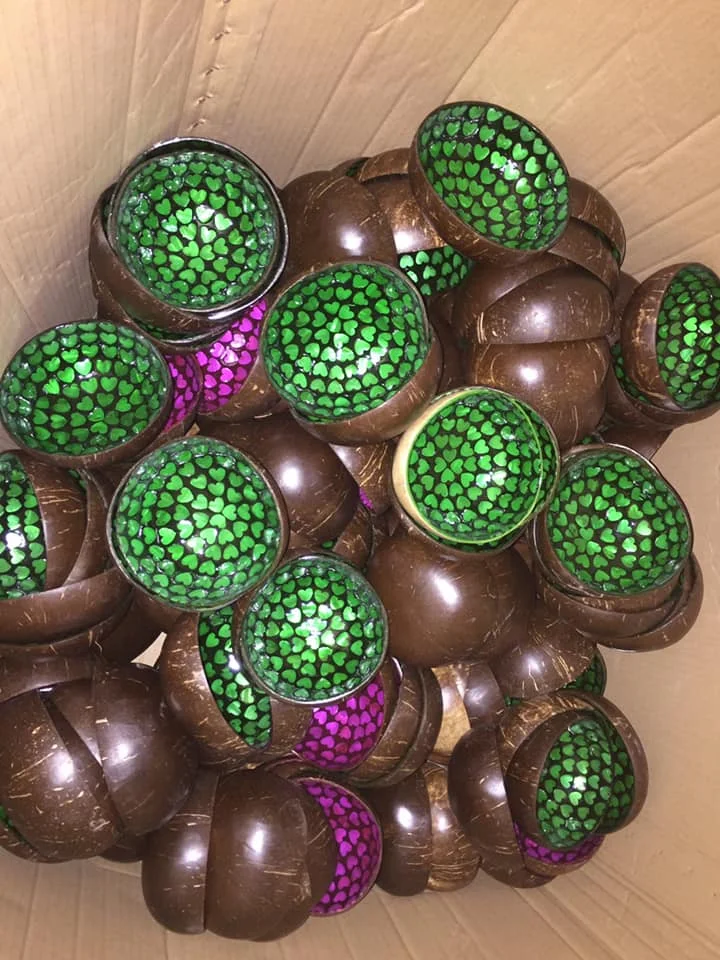 Eco friendly Coconut bowl with seashell for decor home with wooden spoon/ Coco Shell bowl Wooden Bowl (Kaylin: WS +84817092069)