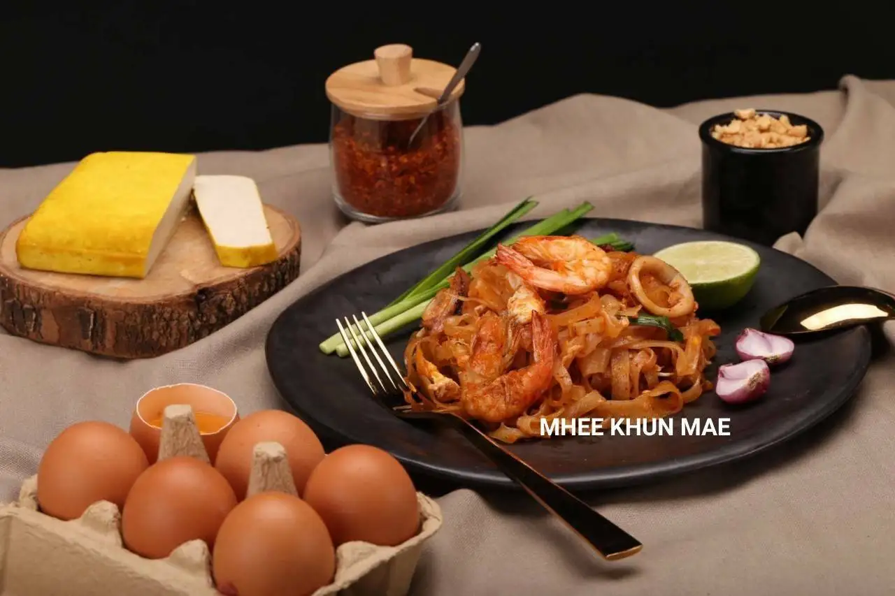 Halal Foods Instant Noodles Pad Mee Korat Instant Food Premium Quality for 100% Export Wholesale Famous Brand