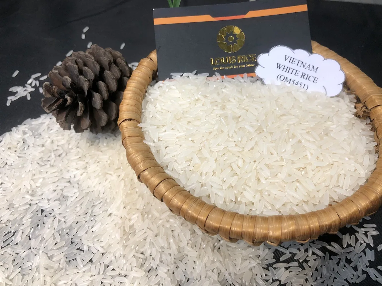 Лидер продаж вьетнамский белый рис с длинным зерном (OM5451) высокого качества