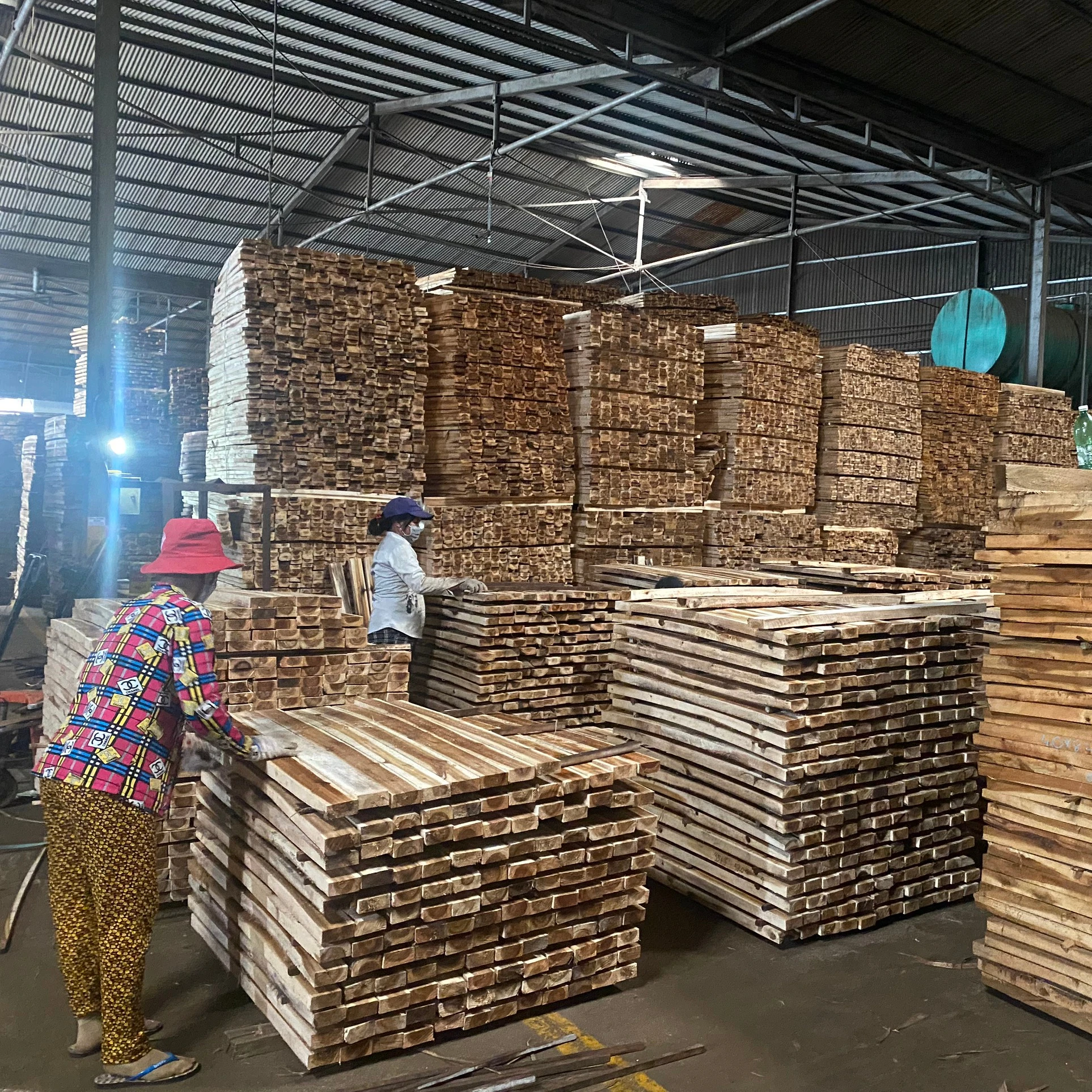 Создание Европейской поддонной мебели строительная другая древесина пиломатериалы AD KD акации Сосновая резиновая