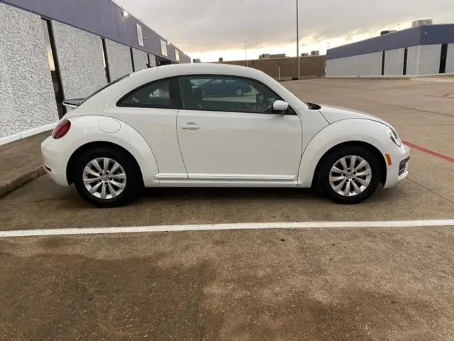 2019 VOLKSWAGEN BEETLE S