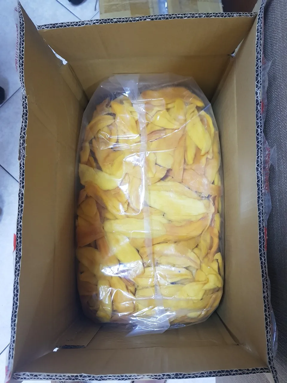 Soft dried Mango good Quality and Less Sugar dried mango chips