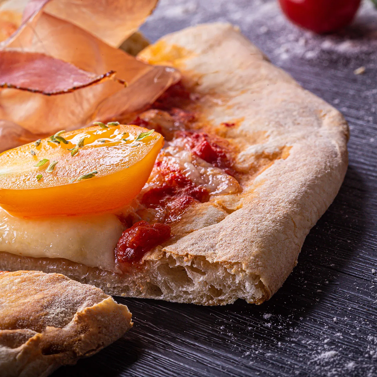 Made in Italy 33 cm readymade fresh Prime pizza for restaurants, hotels and horeca business