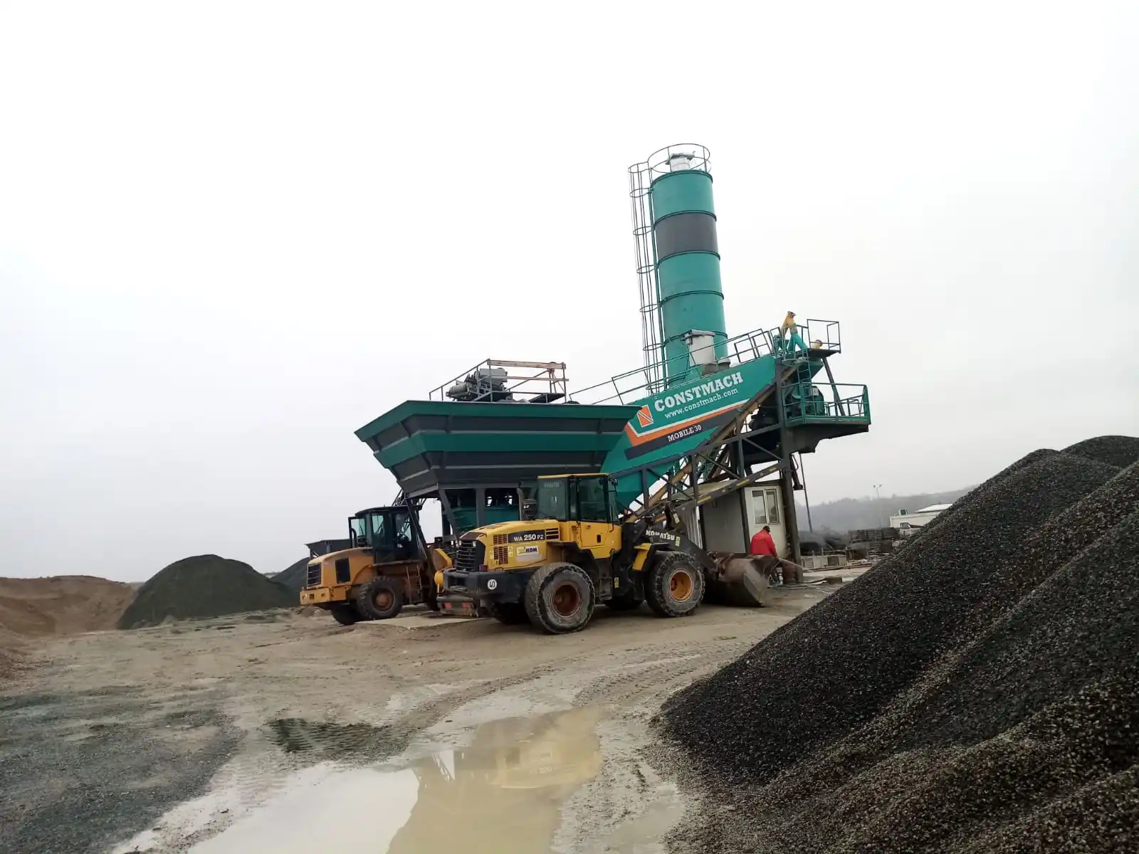 30 m3/h FULLY MOBILE CONCRETE PLANT FROM CONSTMACH, 2 YEARS WARRANTY, HIGH QUALITY MACHINE!