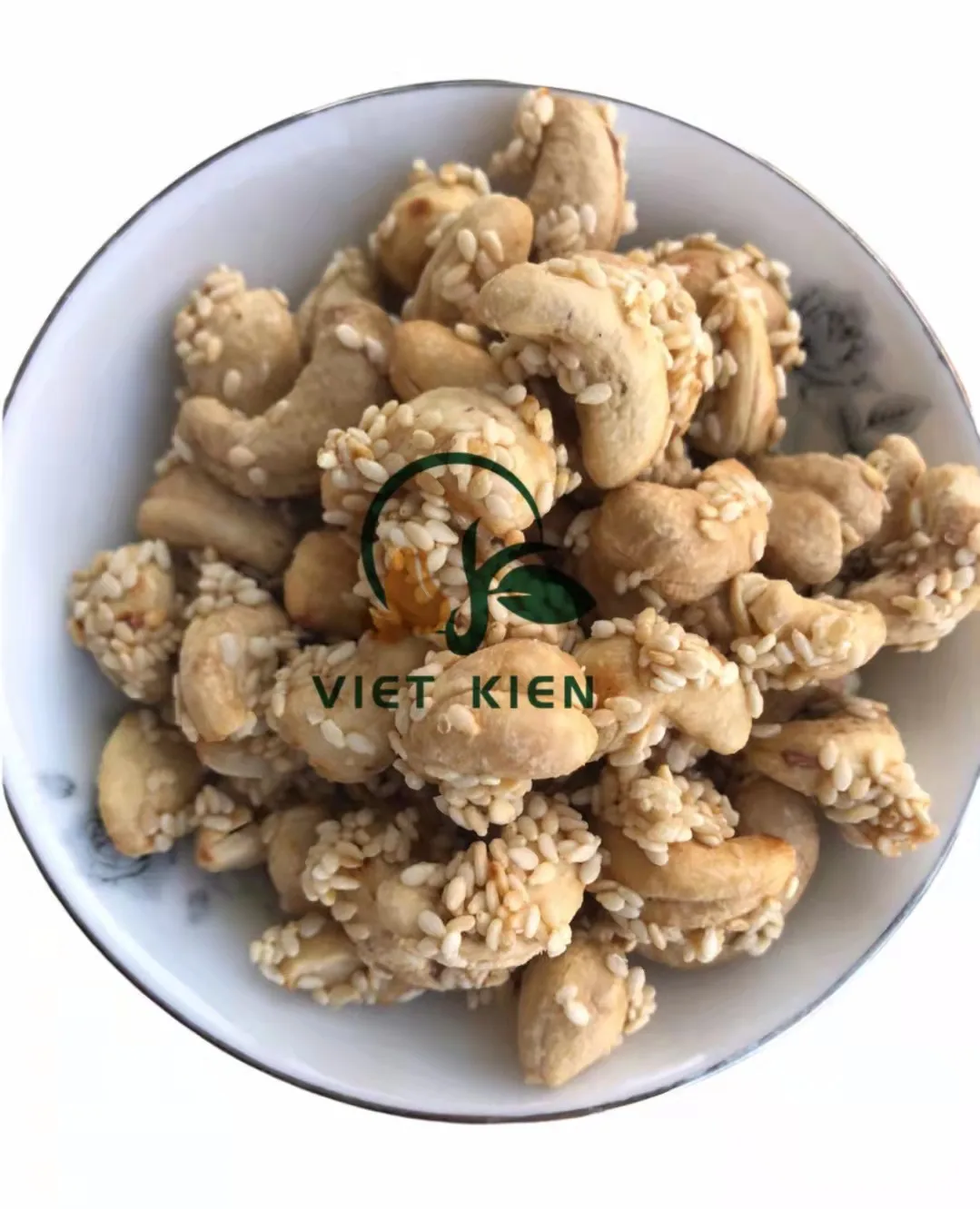 ROASTED SALTED CASHEW KERNELS A180 SESAME CASHEW 300/BOX CASHEW