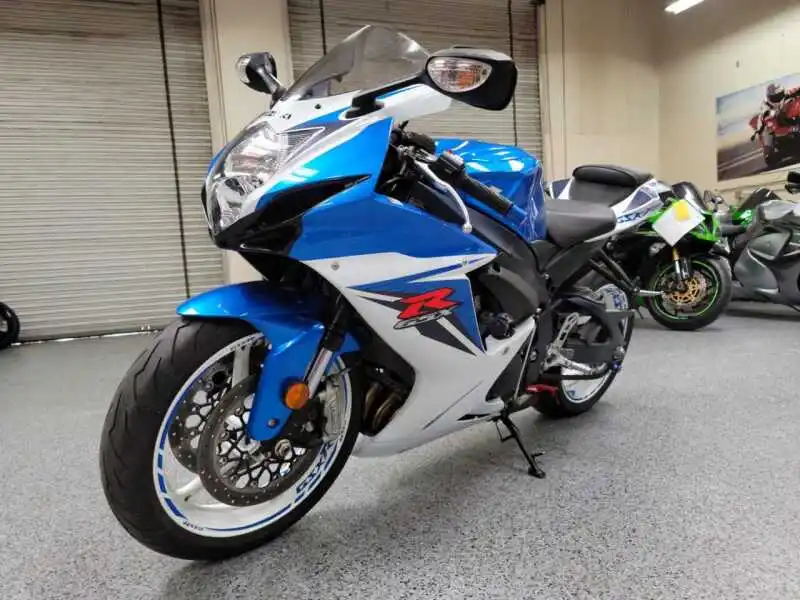 2012-suzuki-gsx-r600 (3).jpg