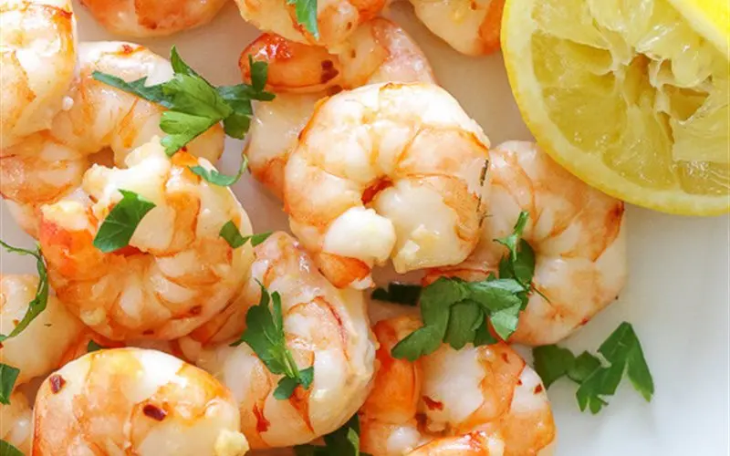 Приготовленные очищенные и Deveined хвост на фермы выращенные ваннымии белые креветки