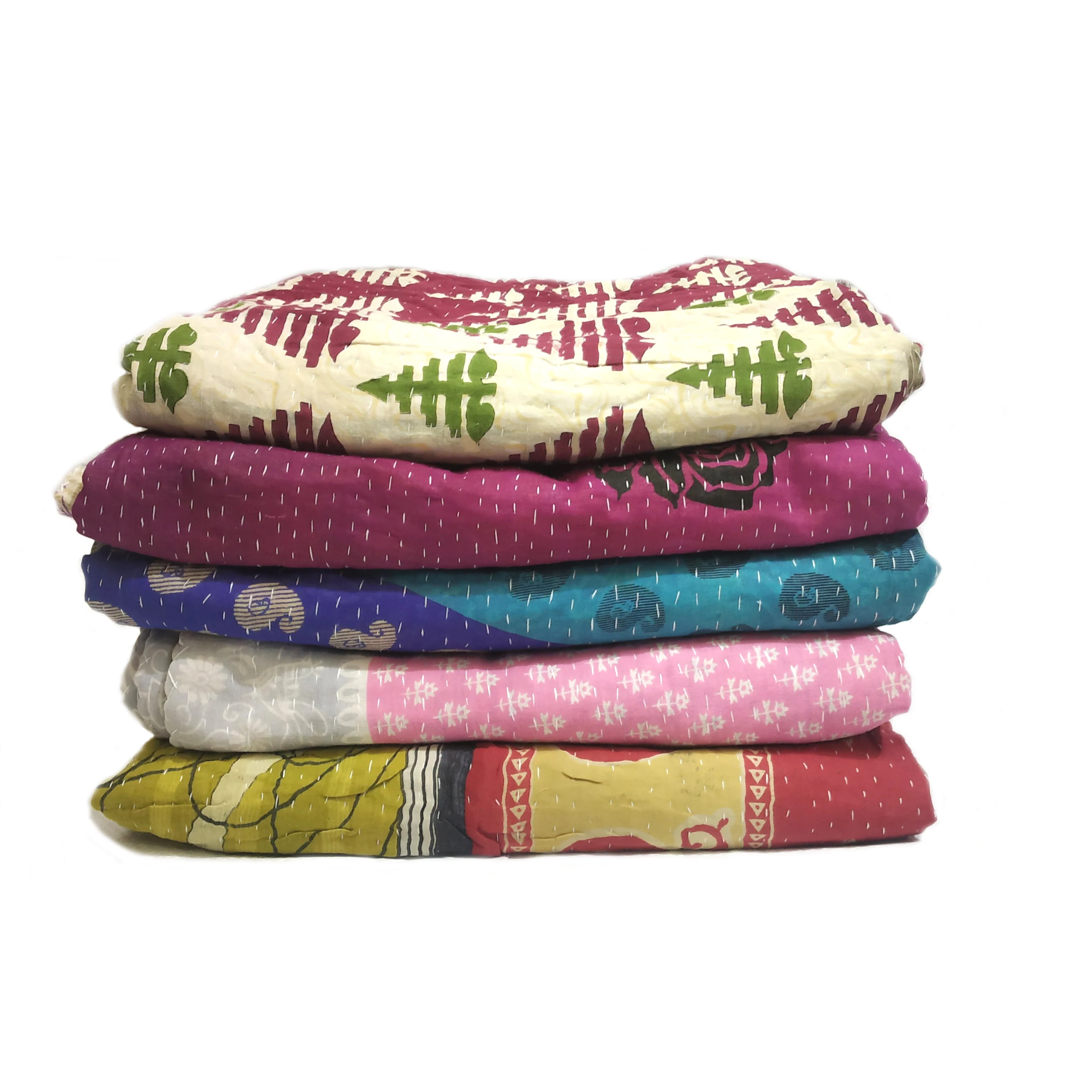 Винтажное одеяло Kantha Sari из переработанного материала лоскутное