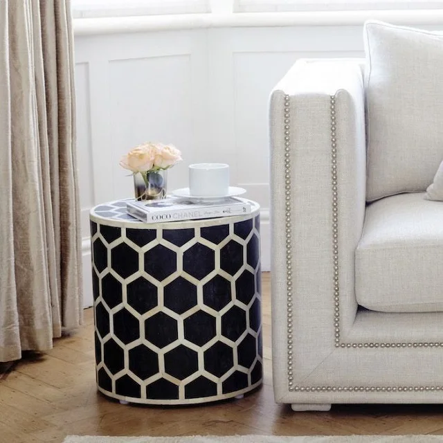 Современный журнальный столик на заказ полимерный стол