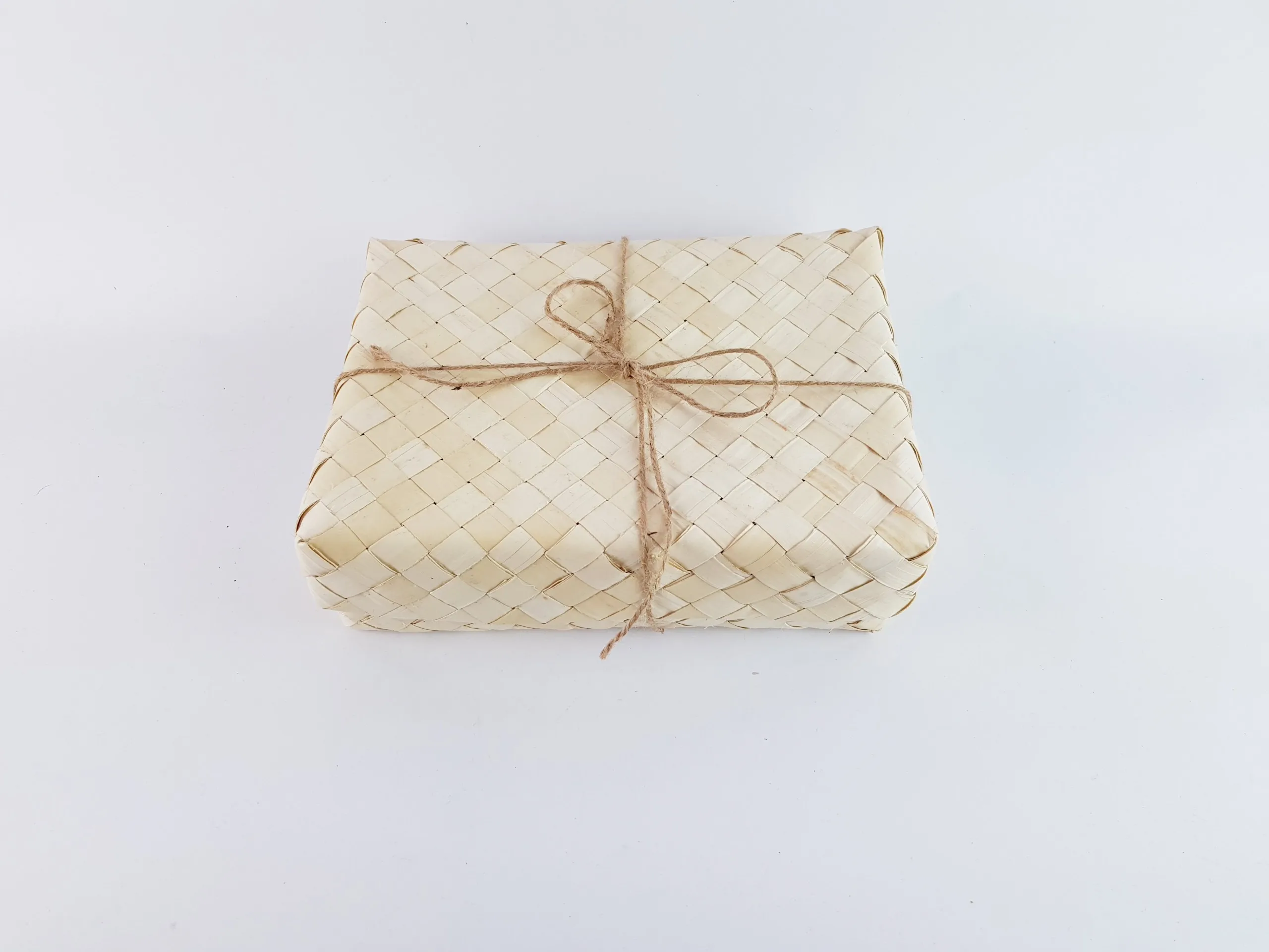 Eco-Friendly White Small Packaging Mini Dry Fruit Baby Chocolate Color Black Pink Set Event Watch Ramadan Palm Leaf Gift Box