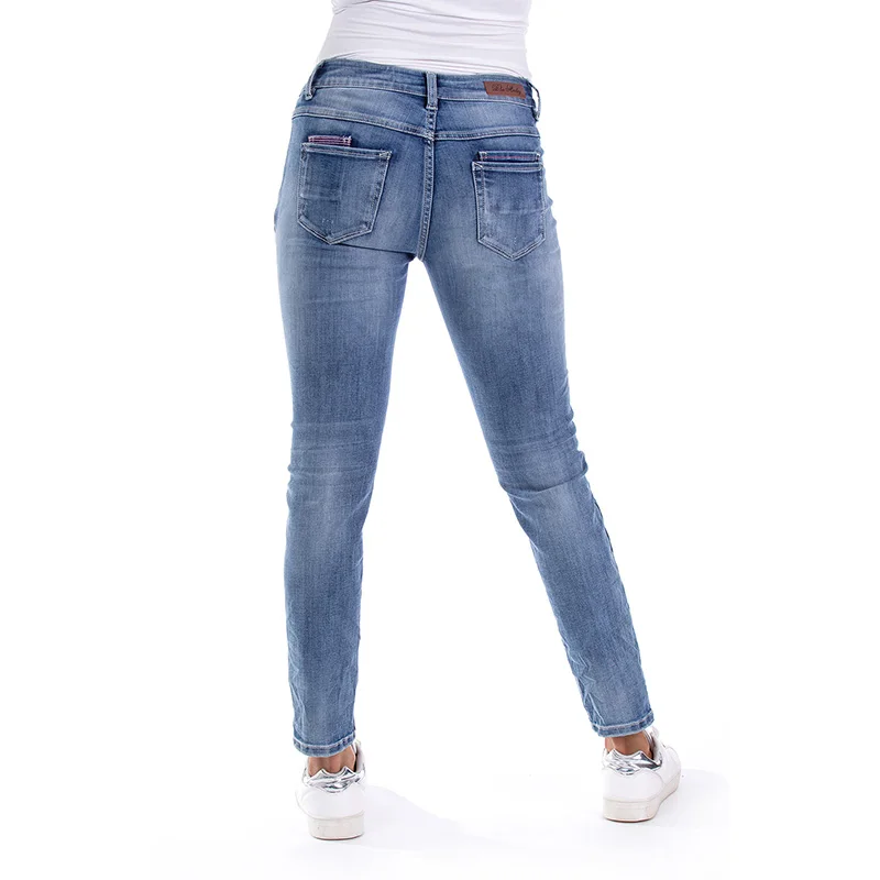 ODM OEM women jeans manufacturing factory jeans Front pocket embroidered light blue hand brush stretch jeans for women