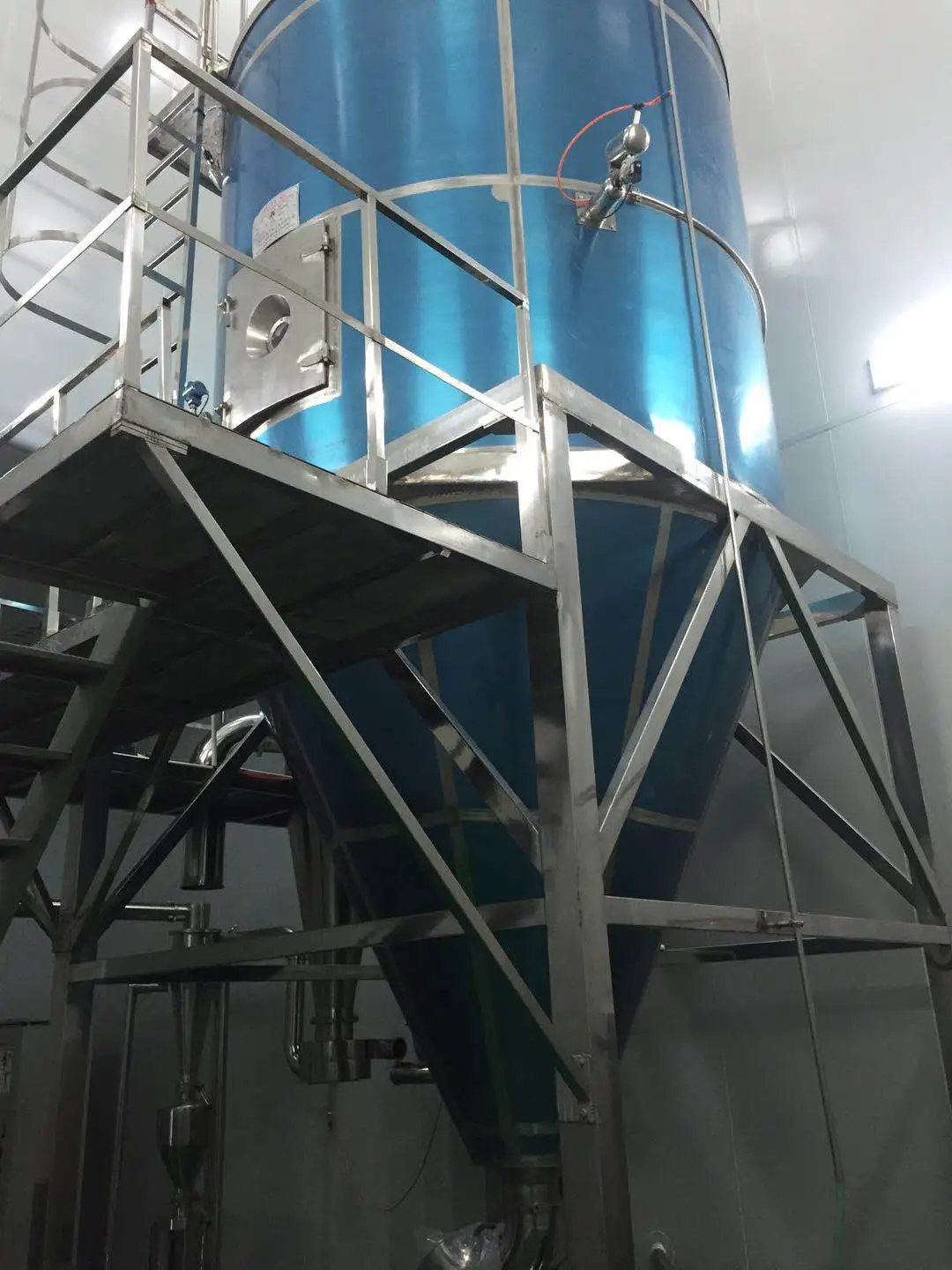Сушилка с распылителем сжиженного углеводородного газа для моющего средства привлекательный дизайн электрическая вращающаяся