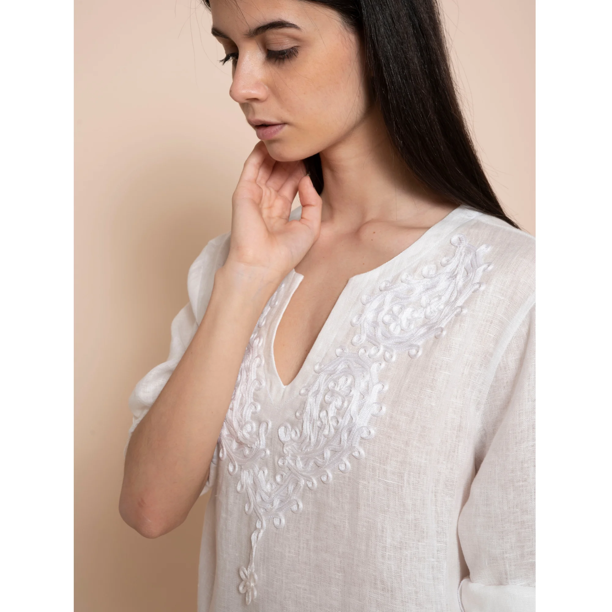 Italian best quality long dress with V-neck with embroidery three-quarter sleeves and rounded hem 100% linen, for the day