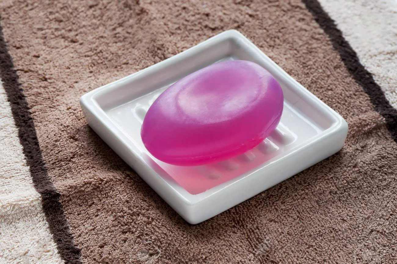 Hot selling Solid form and Basic Cleaning Feature Glycerin Clear Soap Base