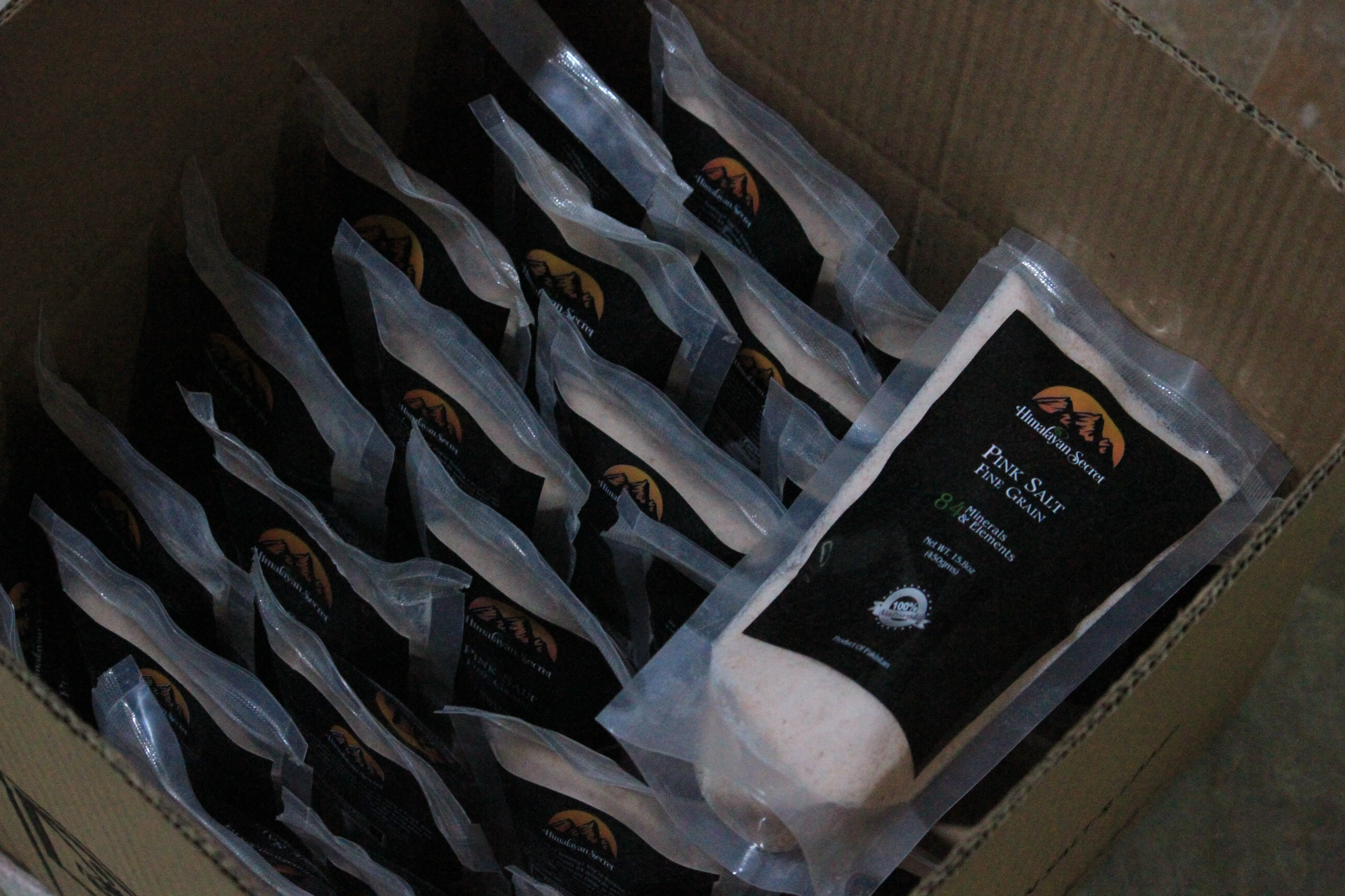 
Himalayan Dark Pink Salt Printed Pouch (2~5mm coarse) 450gm 