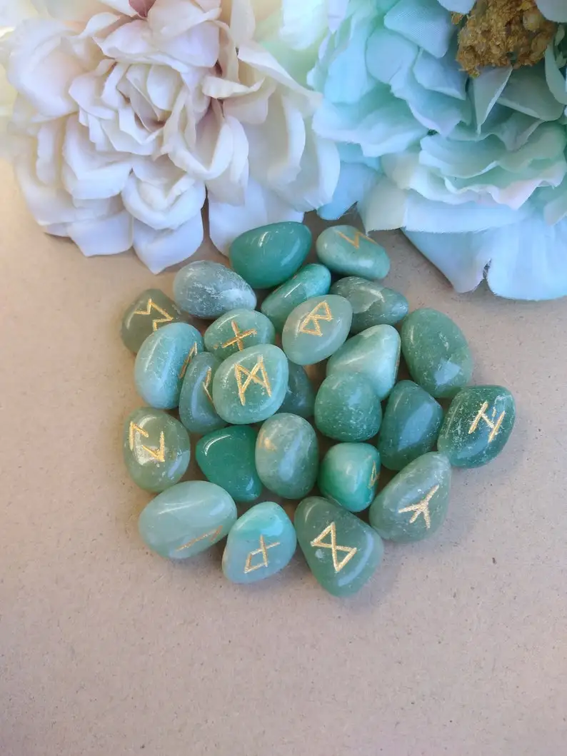 Handmade 25pcs Green Aventurine Elder Futhark Rune Set Reiki Healing Chakra Balance Engraved Quartz Gemstone Model Alfazal Agate