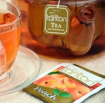 Peach Black Tea // Ceylon Flavored Black Tea from Tarlton // in Envelop Tea Bags