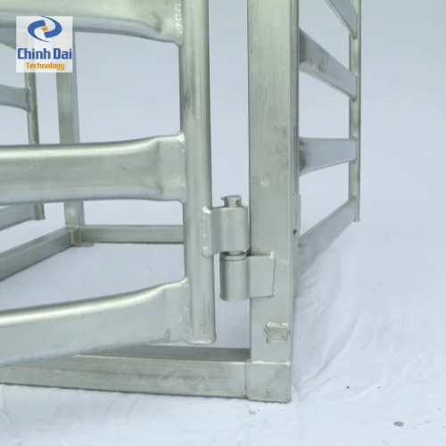 2021 New Product Highly Durable Frame Draft Head for Sheep Yard Livestock with Tumble Gate
