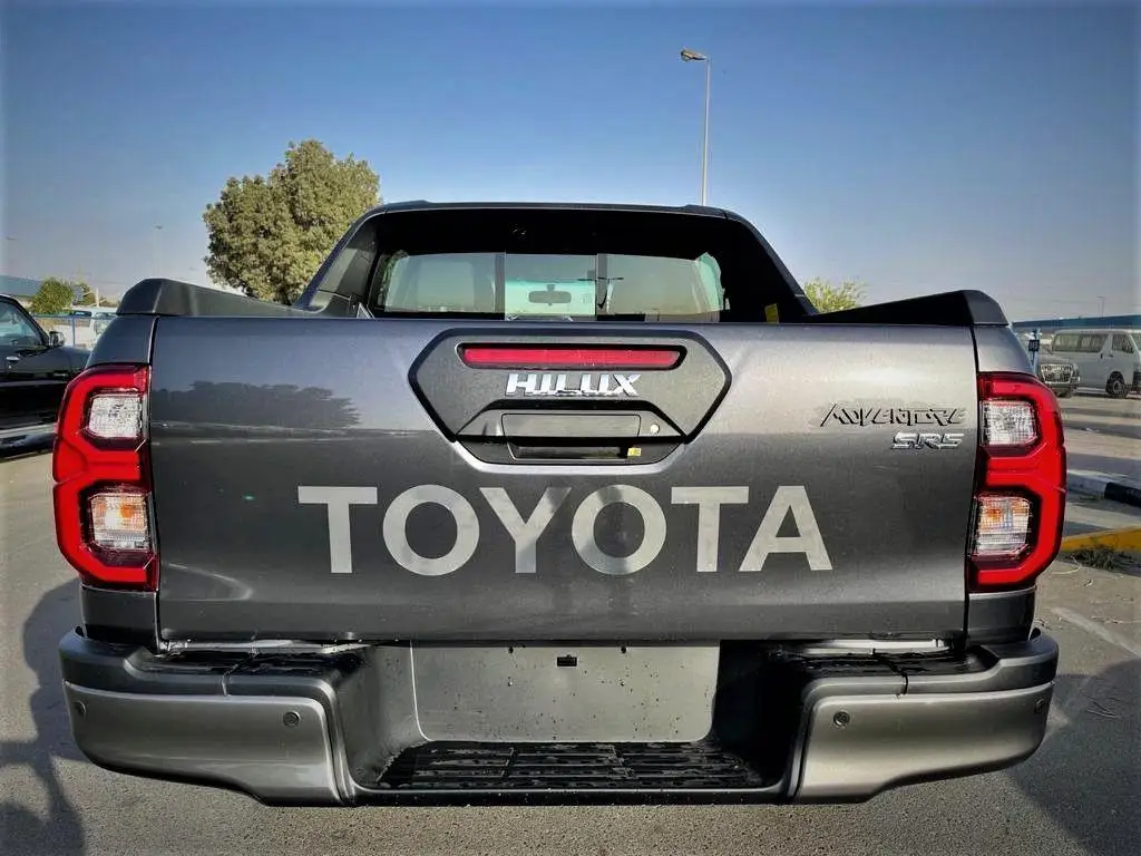 Selling Authentic 2020 2021 4X4 PICKUP USED LIKE NEW  LHD - TOYOOTA HILUXS 125 4.0L PETROL V6 4WD DOUBLE CAB ADVENTURE - AUTO