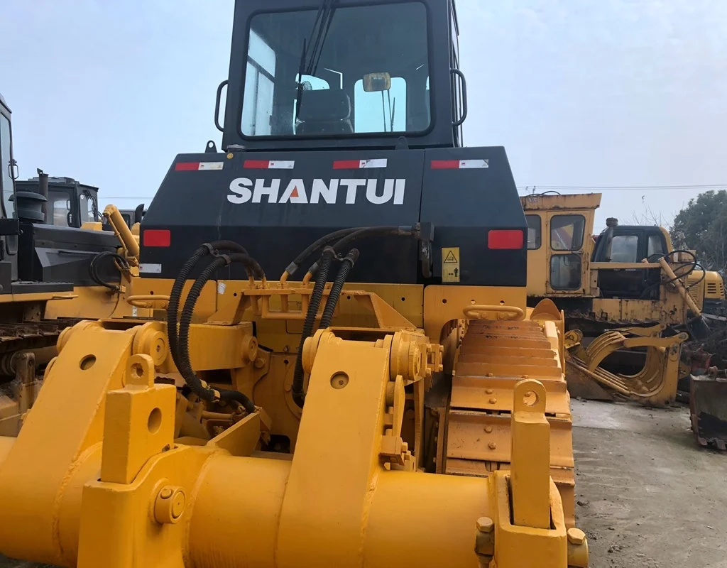 Fuel-efficient shantui machine SD22 bulldozer for sale, used shantui bulldozer at low working hours