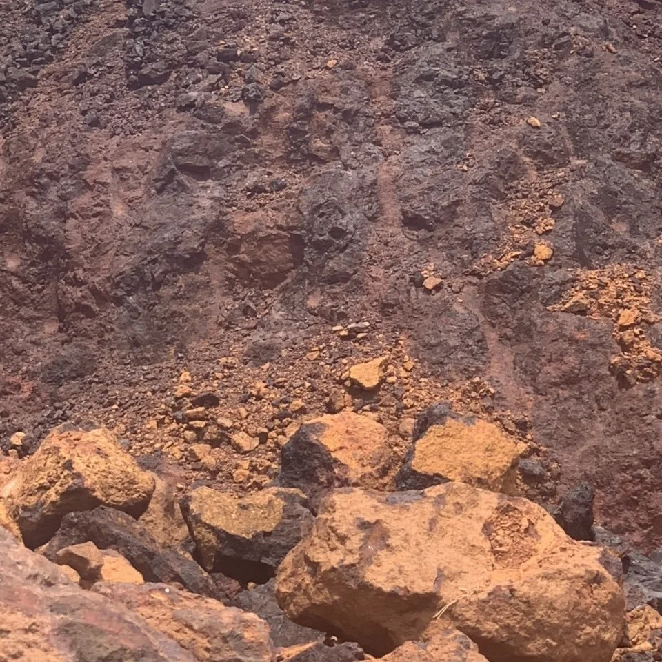  Лидер продаж 10 - 50 мм пиритовая железная руда в форме шахты 62%-70% экспорт из лаоса