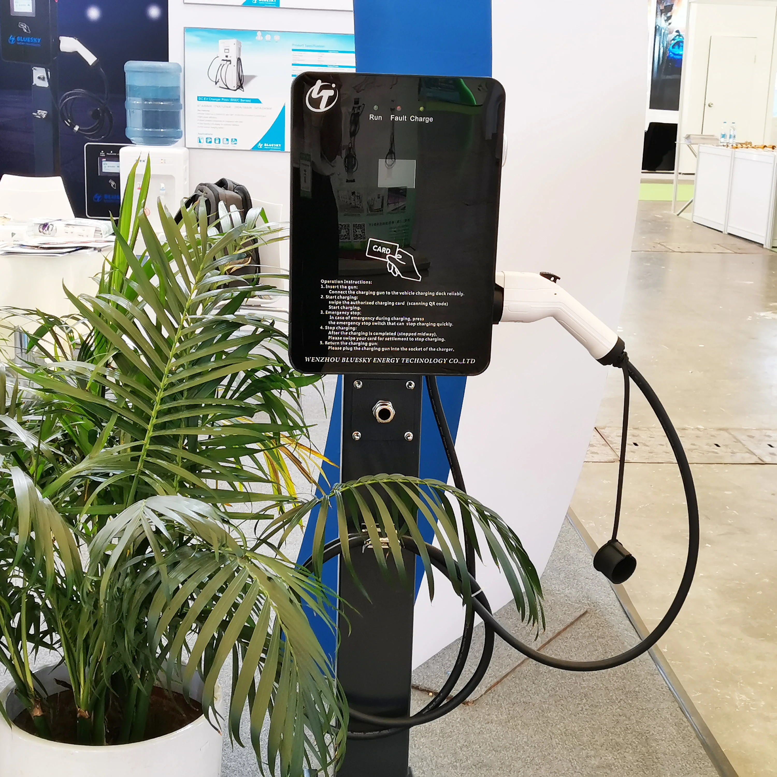 22kw AC EV зарядное устройство типа 2 с 4 экран 32a 3 фазы напольный ev