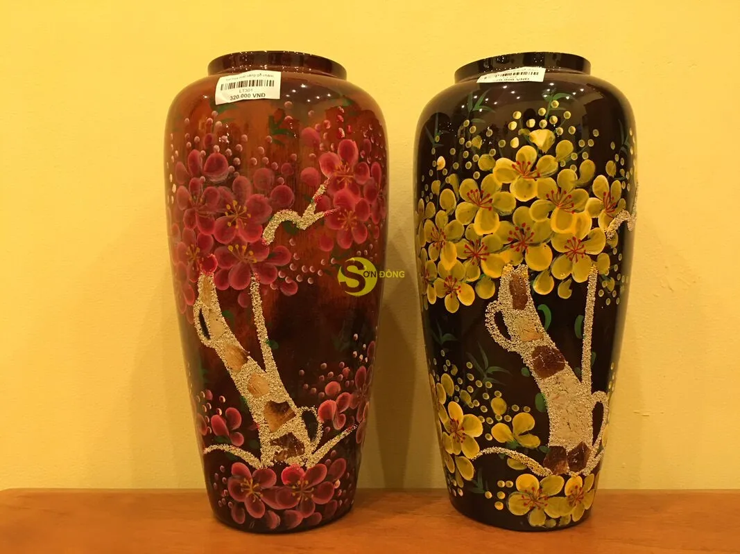 
Yellow apricot flower vase indigo wood 