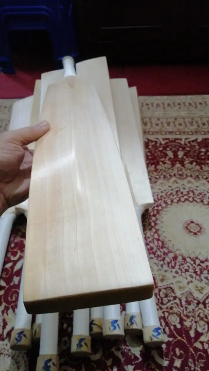 ENGLISH WILLOW GRADE 3 CRICKET BAT SEMI OVAL HANDEL