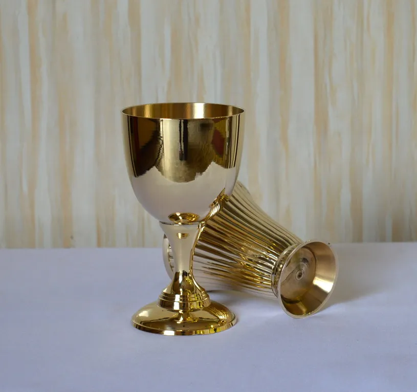 Fancy Hot Royal Brass Shining Polish Wine Goblet Glass For Home Hotel Bar Antique Royal Brass Goblet Glass Hot Sale Wine Goblet