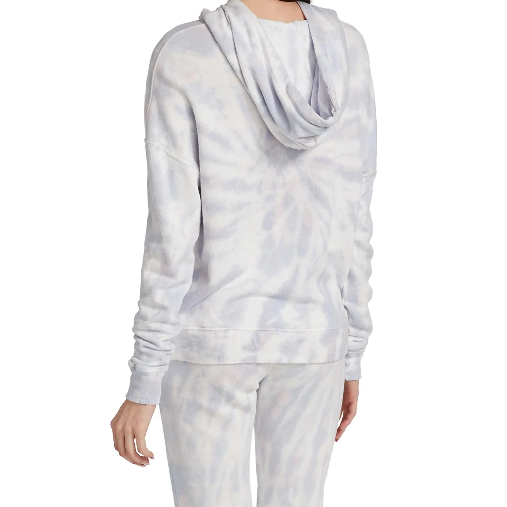 Женский пуловер с вырезом на осень и зиму