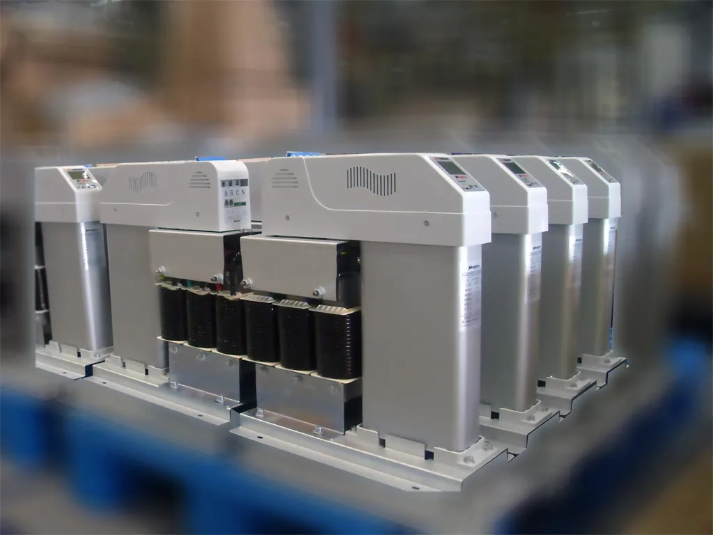 Умные конденсаторы MingHan PFI со встроенным MCB ЖК-дисплеем и контроллером. Конденсатор панель с автоматическим коэффициентом мощности 10 ~ 40 Квар
