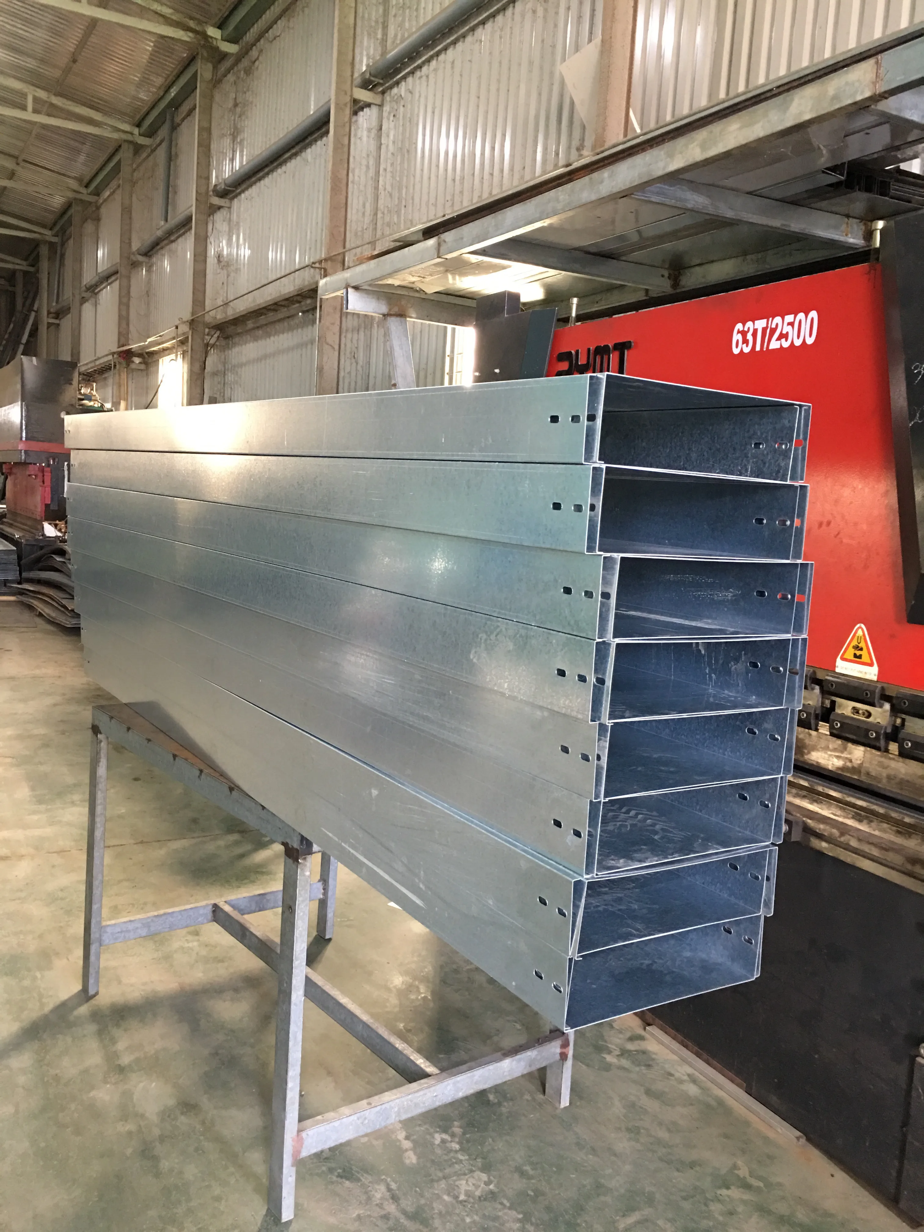  Внутренние условия окружающей среды оцинкованная стальная труба с гарантией 1 год