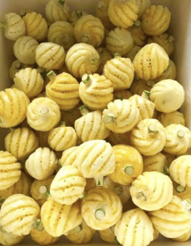 Fresh Mini  size Pineapples Phulae High Quality Hot Selling From Thailand