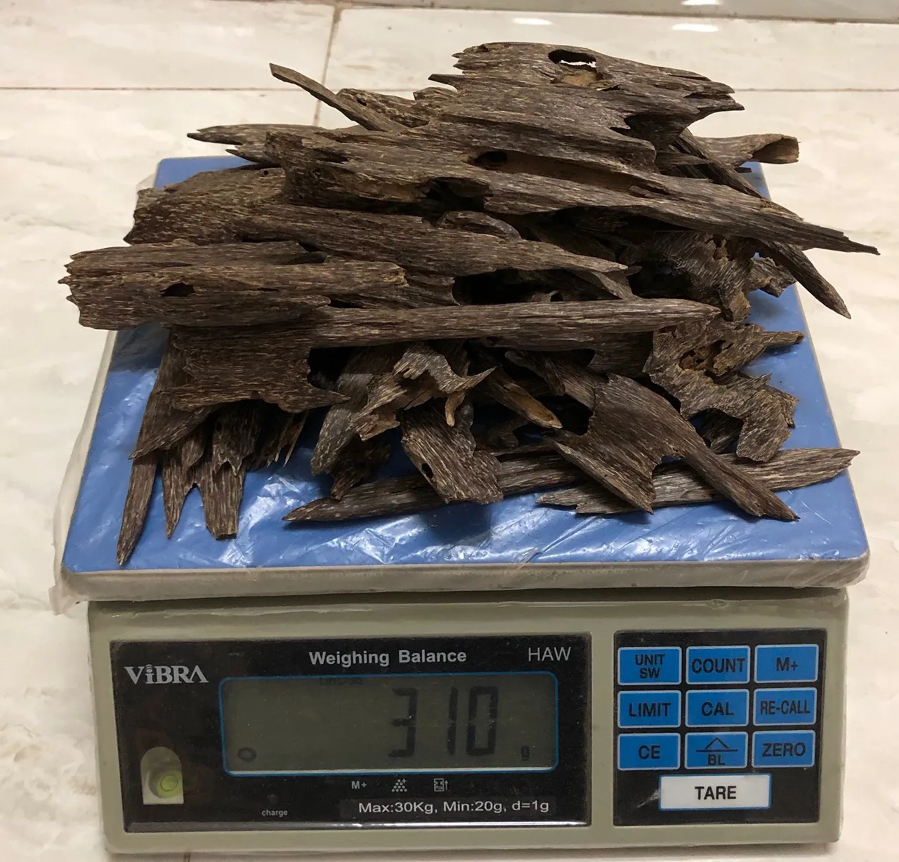 TRIPLE SUPER ANT NEST OUD CHIP FROM JUNGLE OUD OF VIETNAM - HIGH QUALITY PRODUCT