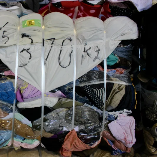 GOOD GRADE USED BALE CLOTH FOR MEN,WOMEN,CHILDREN AVAILABLE IN LARGE STOCK