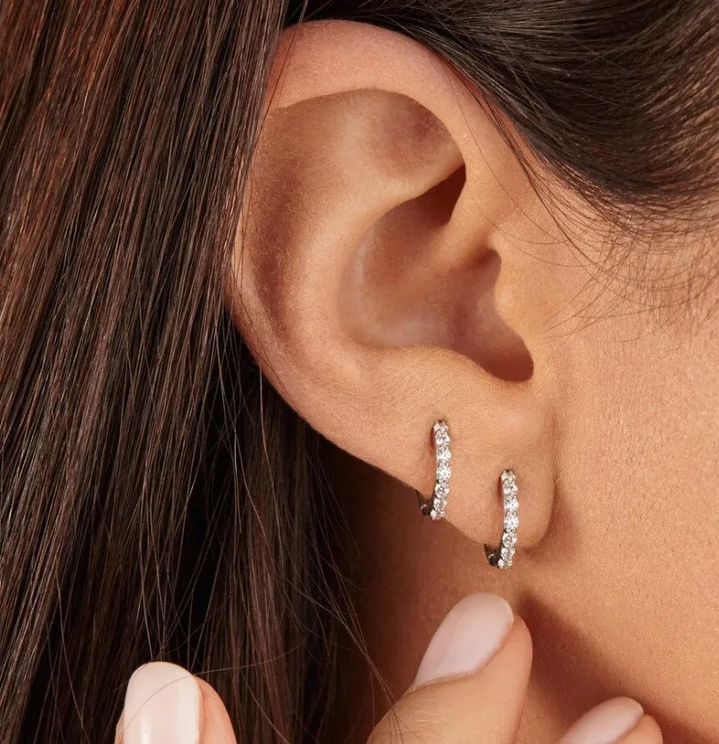  Серьги-кольца из серебра 925 пробы с белым