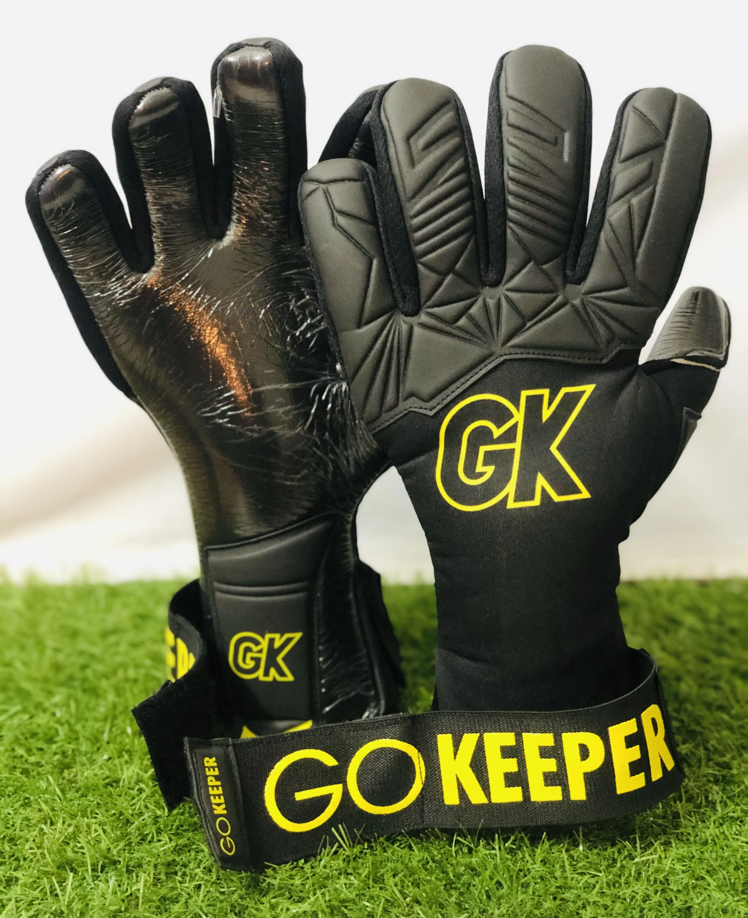 
Goalkeeper Gloves Professional/HIGH QUALITY GERMAN LATEX GOALKEEPER GLOVES 