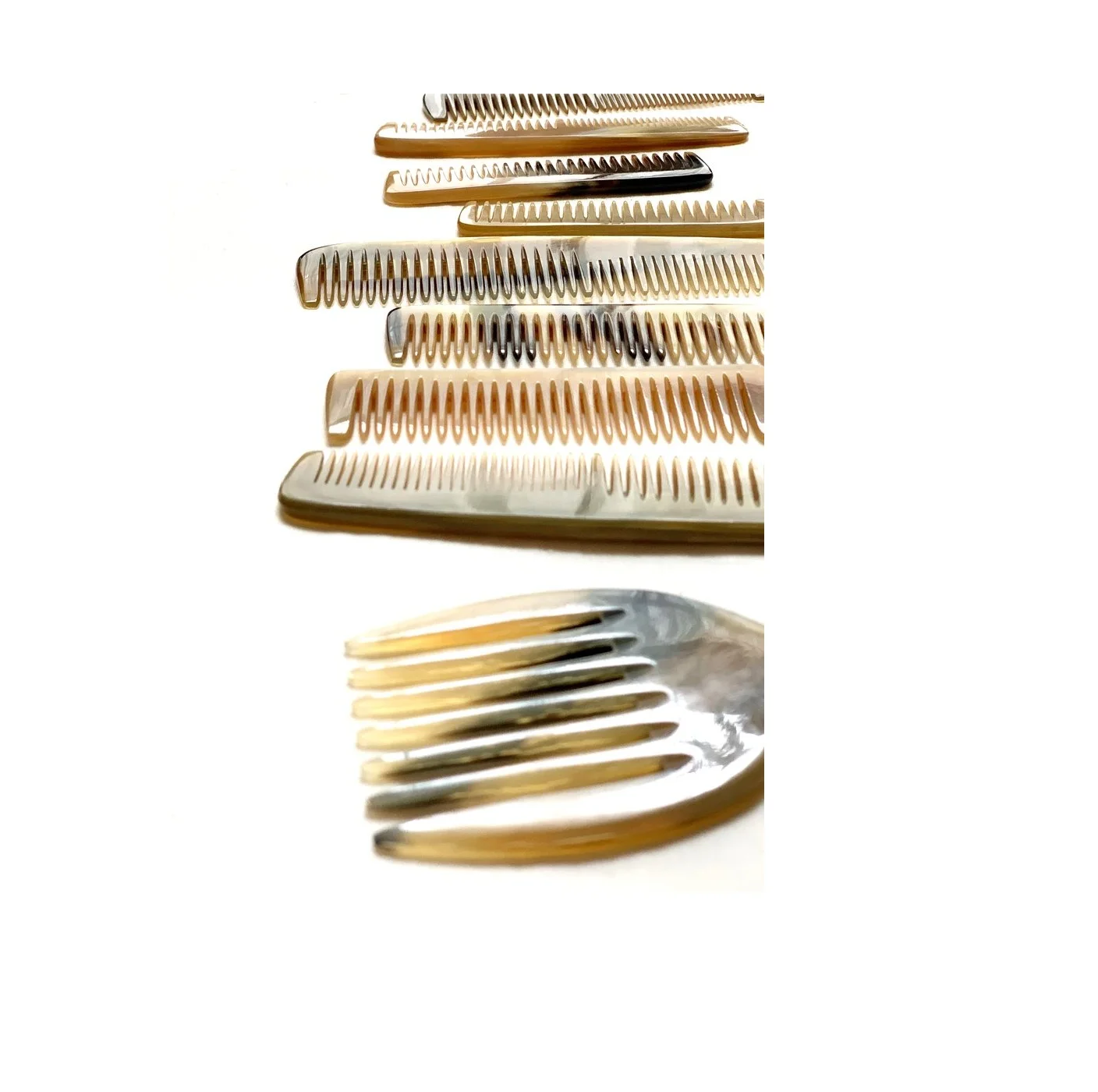 Natural Yak Horn Comb Hair handle Detangling Anti-Hair Loss Men and Women Curly Hair Home Head Meridian Massage Comb Real Horn