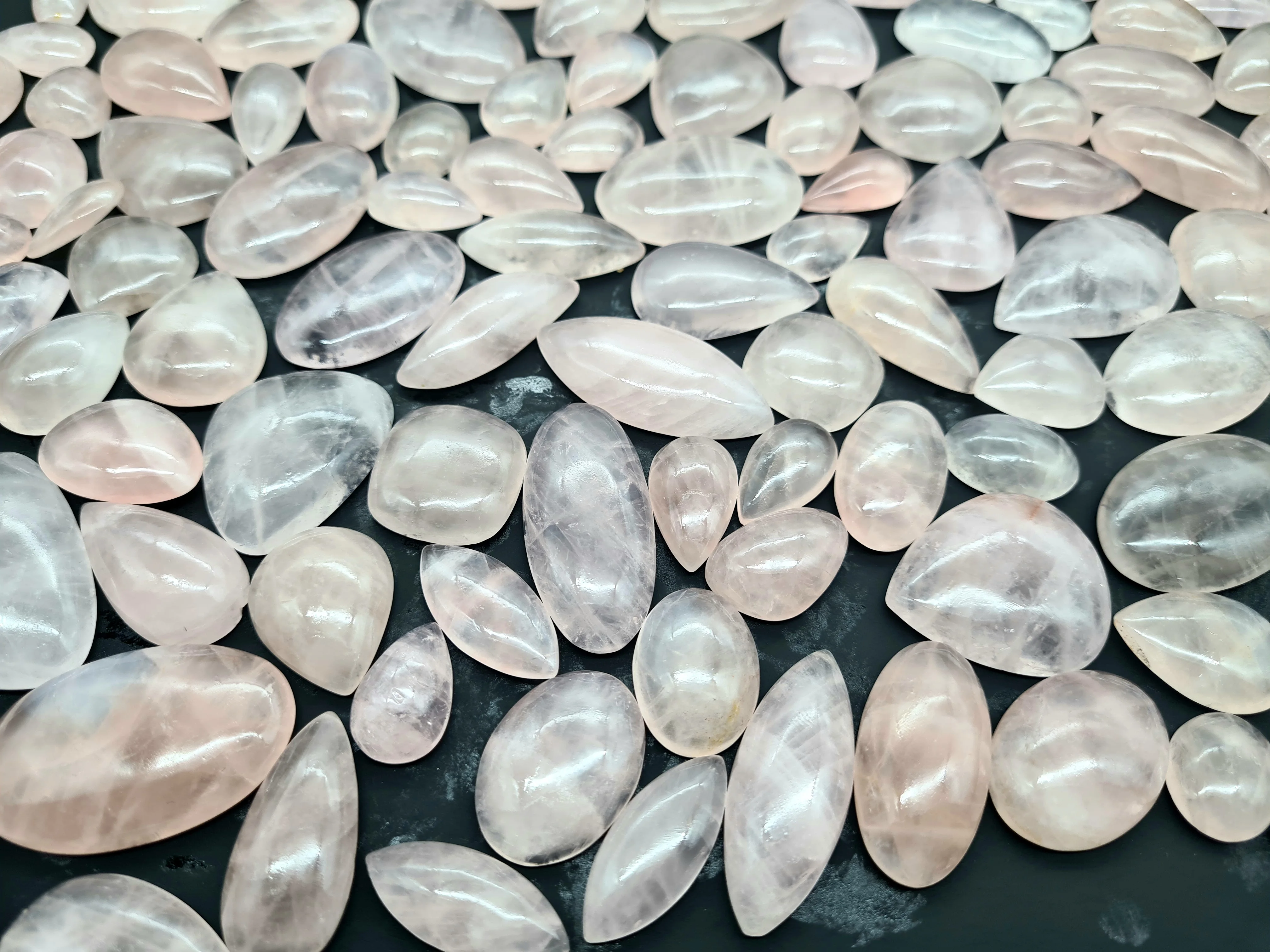 Wholesale Polished Bulk Pink Rose Quartz Cabochon Stone High Quality Natural Gemsstone Diamond Material Oval Shape Certified GIA