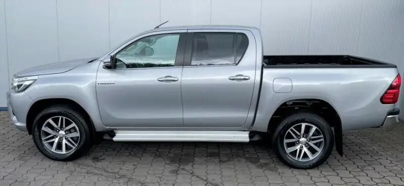 Довольно б/у Toyota Hilux 4x4 дизельная двойная кабина LHD /RHD ручная и автоматическая коробка передач 2018 2017 2019
