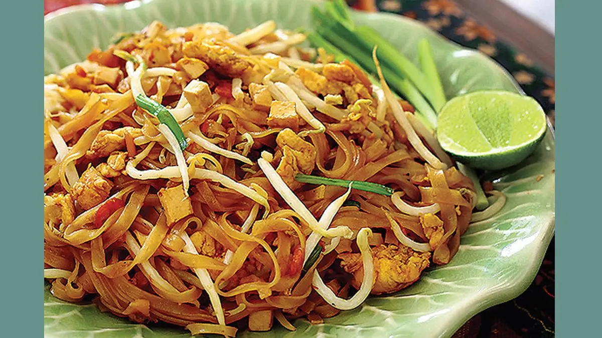 Best seller Ready made food set Pad Thai instant noodles from Nakhon Ratchasima, Thailand.