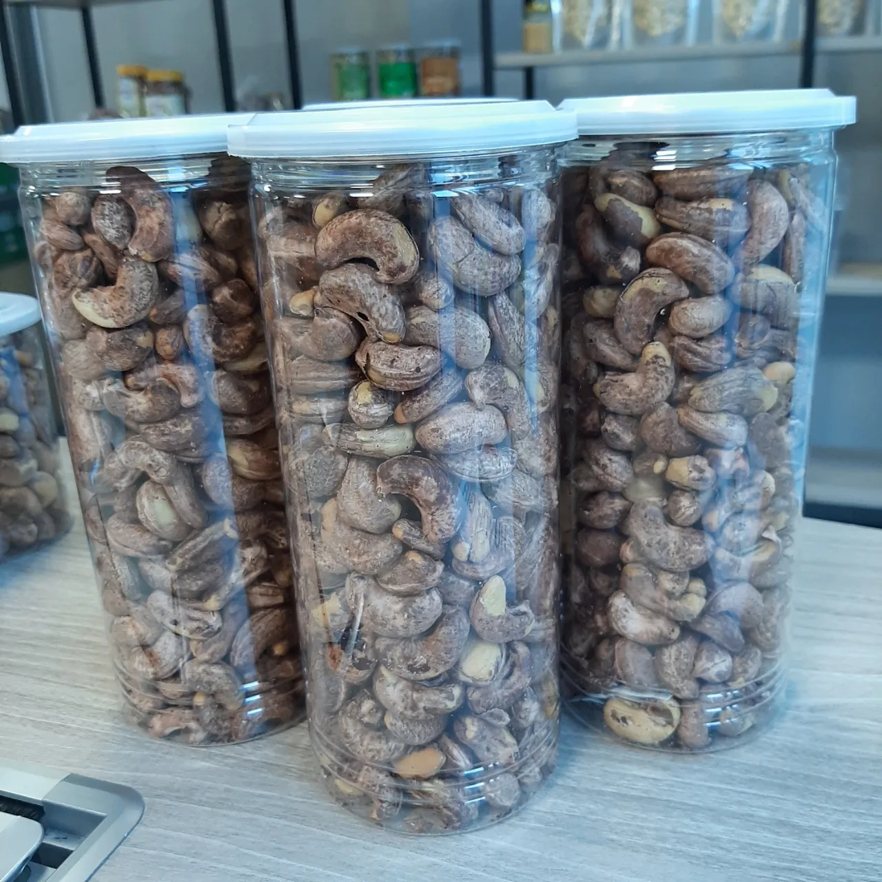 HIGHEST GRADE Roasted Salted Cashew Nuts WW240 - WITH SKIN - from Vietnam - HUYNH GIA AGRI JSC