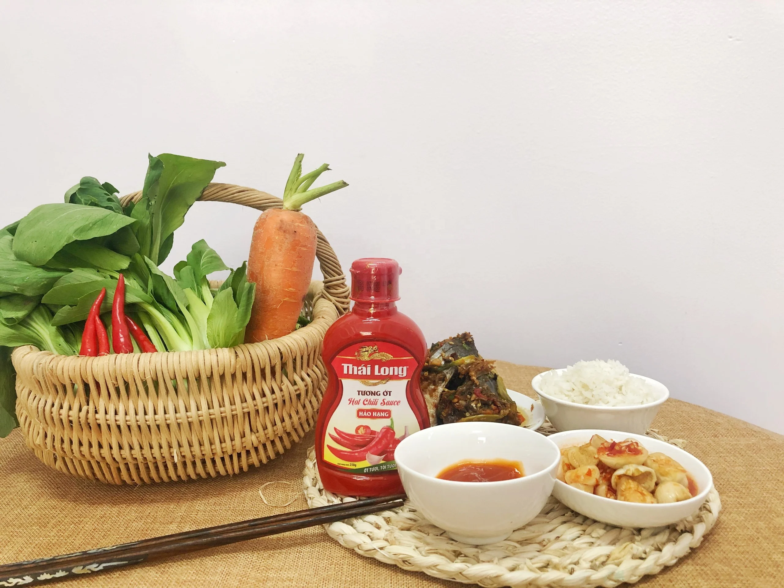 Premium Quality Canned Tomato Paste, Tomato Chili Sauce 250gr bottle with wholesale price from Vietnam OEM manufacturer