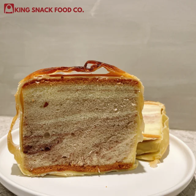 2022 amazon hot selling dessert marble puff pastry cake tasty marble cake stand board