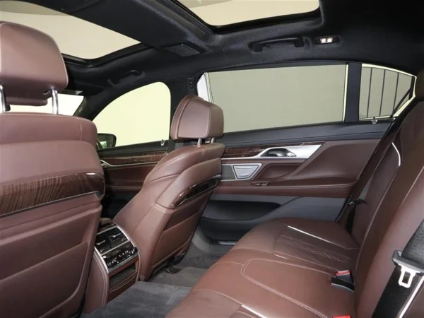 
For sale Neatly used car 2017 BMW 7 Series 750i xDrive 4.4L V-8 Gas Turbocharged Sedan vehicle 