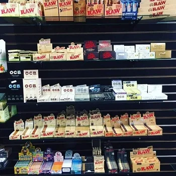 
RAW CLASSIC ROLLING PAPERS KING SIZE SLIM WITH FILTER TIPS FULL BOX ORIGINAL NEW 